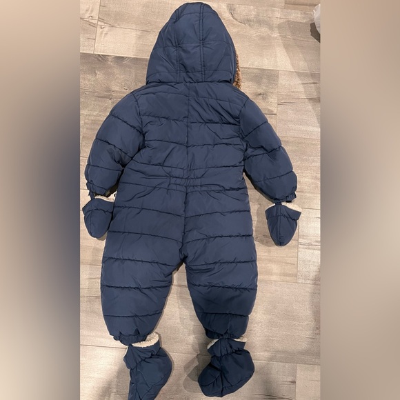 Toddlers snowsuit - Picture 2 of 3